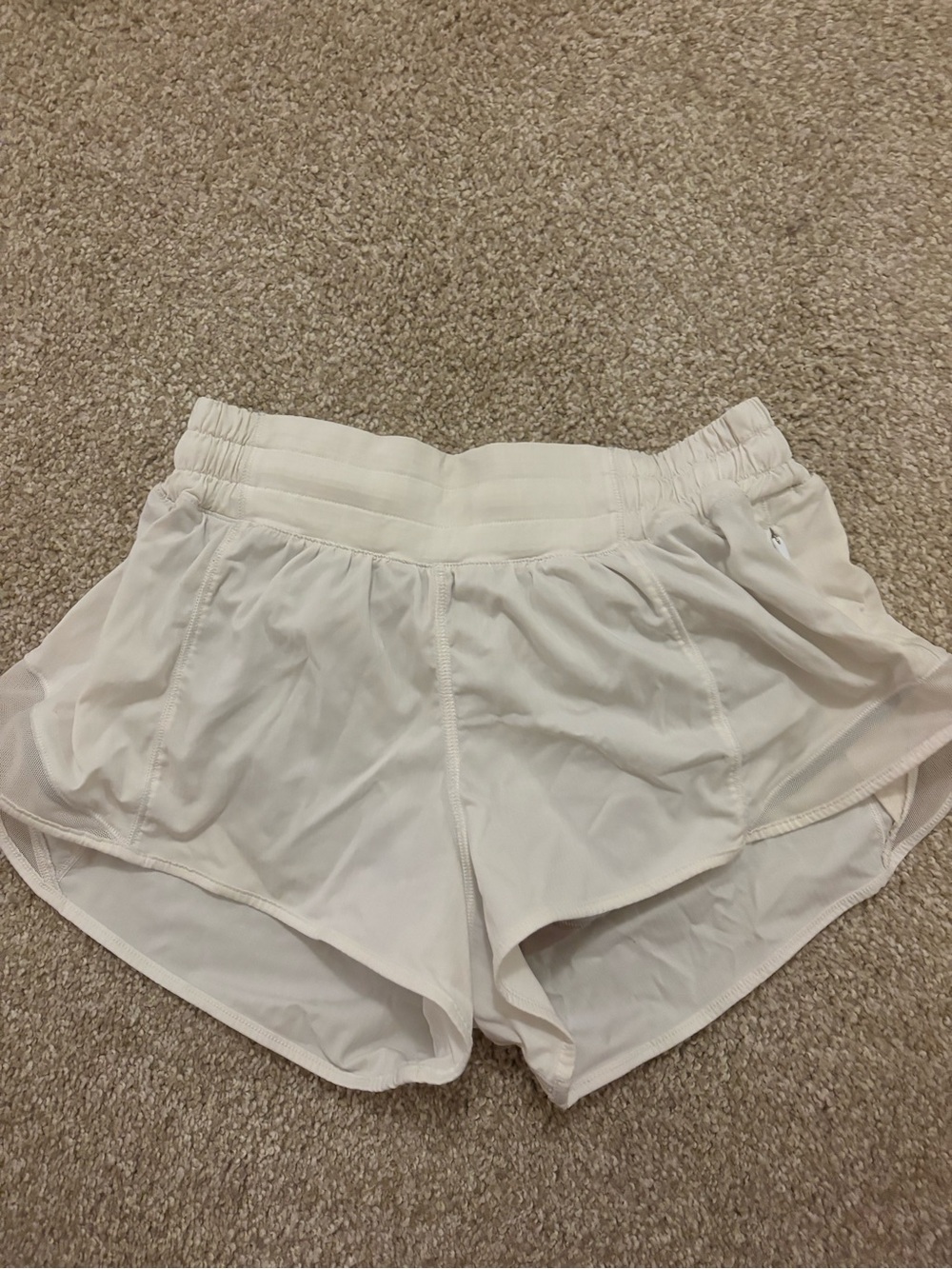 Lululemon white hotty hot shorts size 6